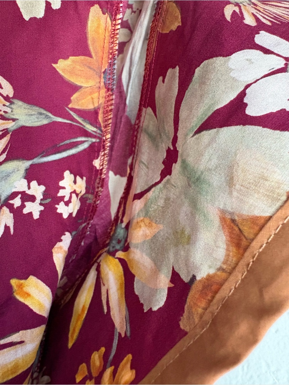 ❤️ New entro Burgundy Floral Contrast-Trim blouse - Picture 4 of 7